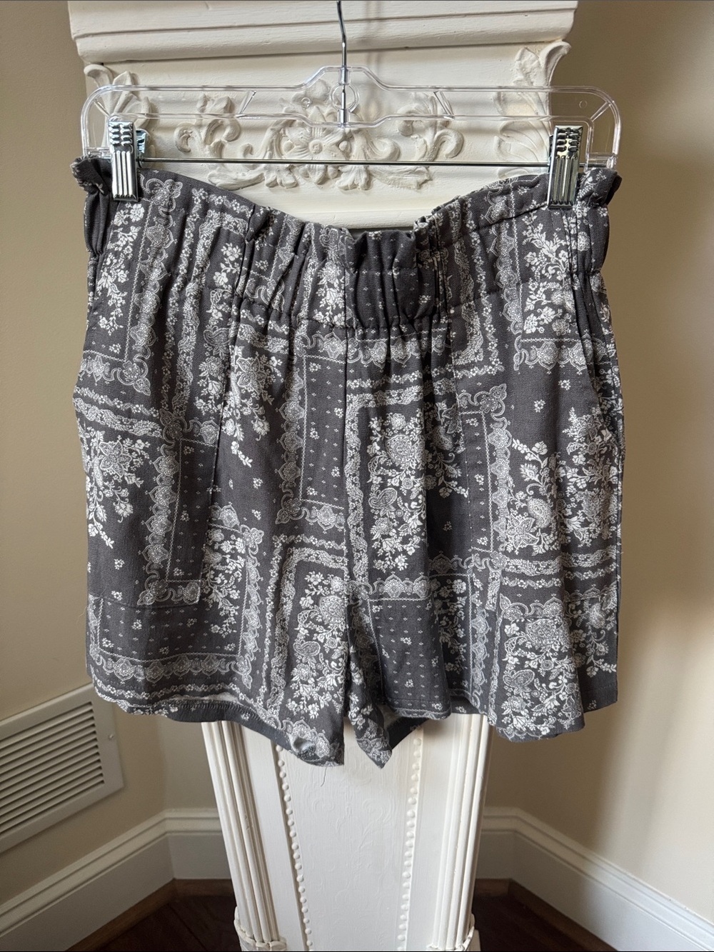 Dress Up Gray Printed Elastic-Waist Shorts